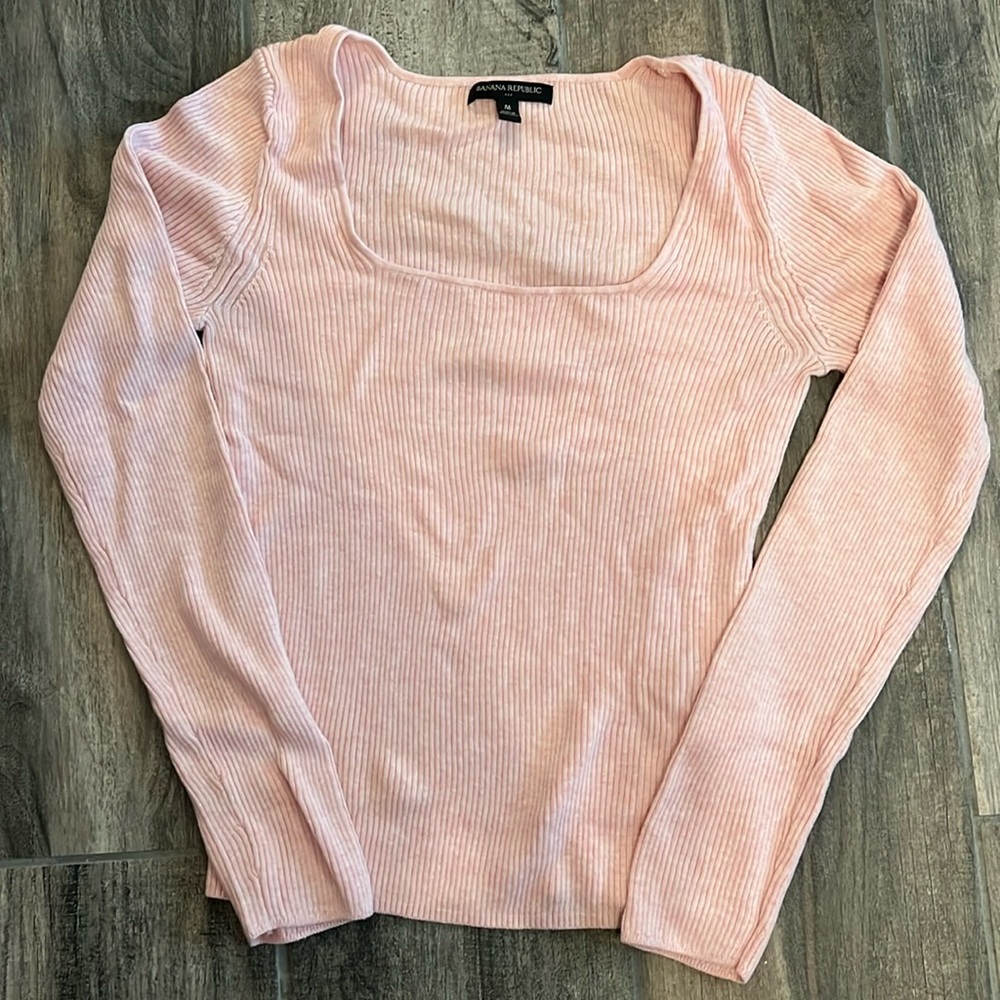 Banana Republic size medium pink top - small snag on back (pictured)